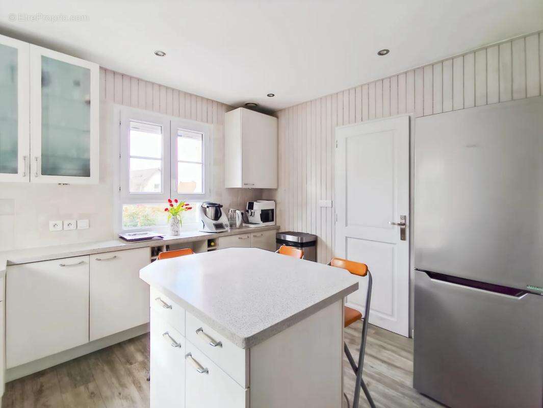 Maison à VERNEUIL-SUR-SEINE