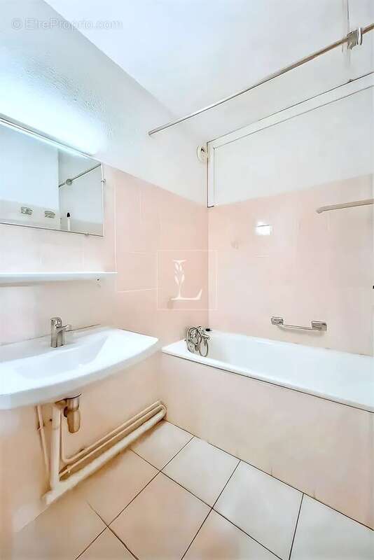 Commerce à GOUAUX-DE-LARBOUST