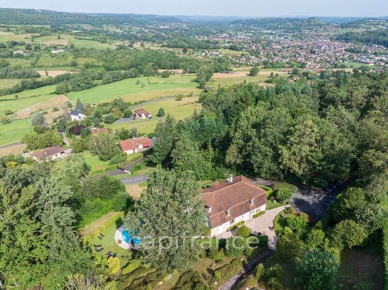 Maison à SAINT-CERE
