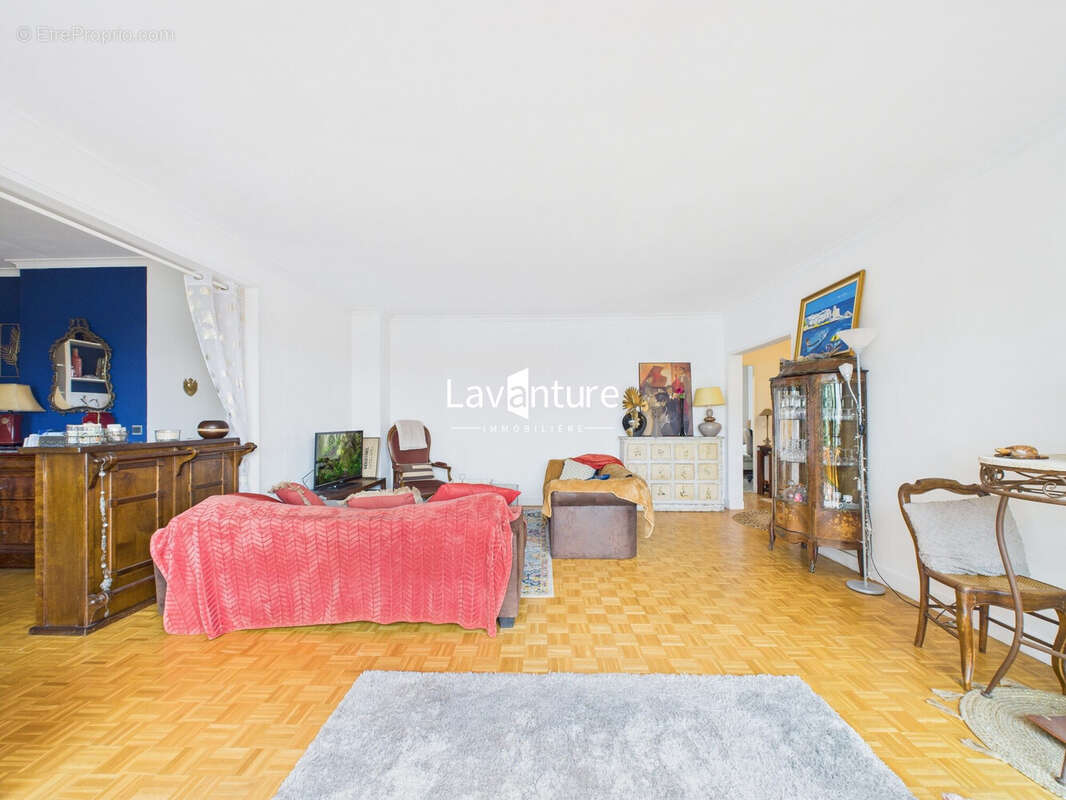 Appartement à LE PLESSIS-ROBINSON