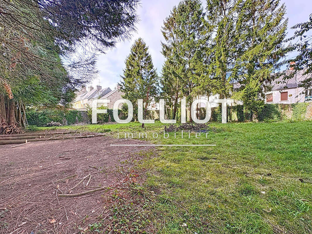 Terrain à TORIGNI-SUR-VIRE