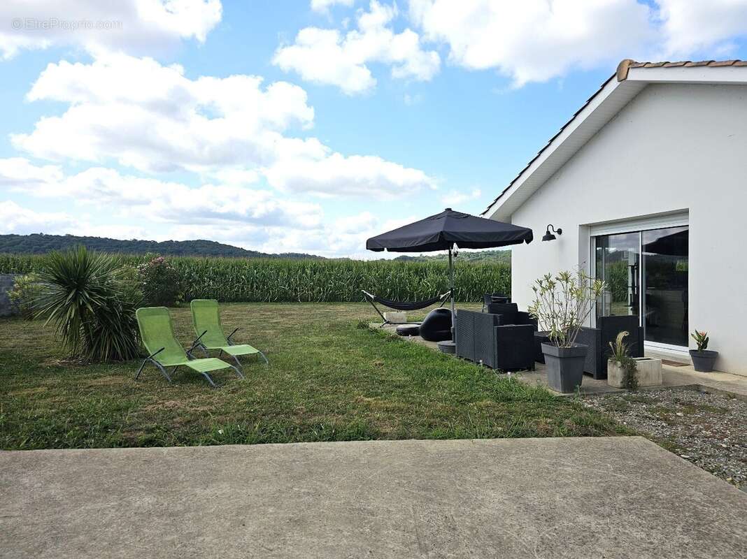 Maison à LAHONTAN