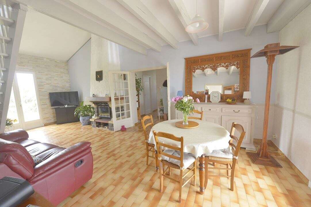 Maison à MESCHERS-SUR-GIRONDE