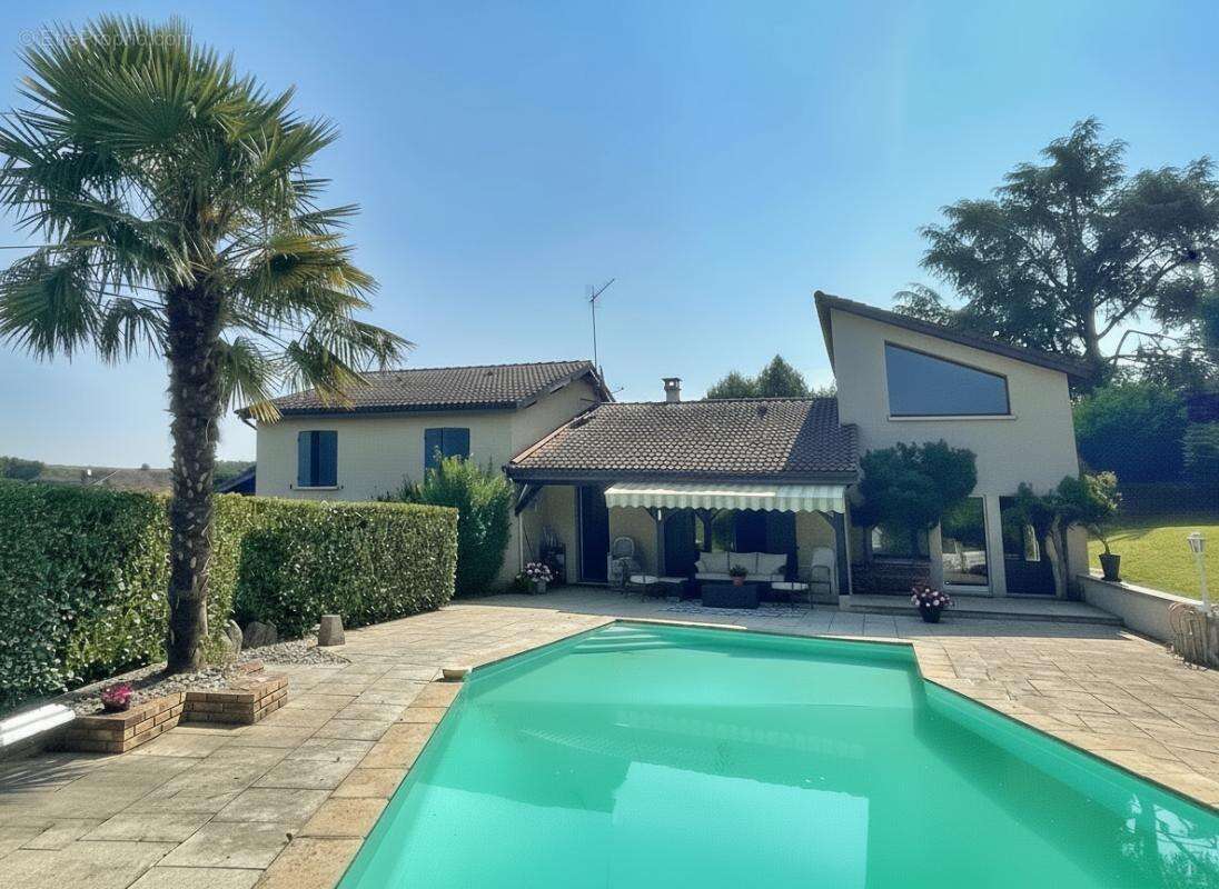 Maison à SATHONAY-VILLAGE