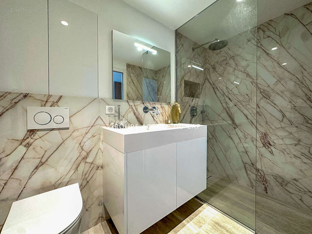 Maison à LES ISSAMBRES