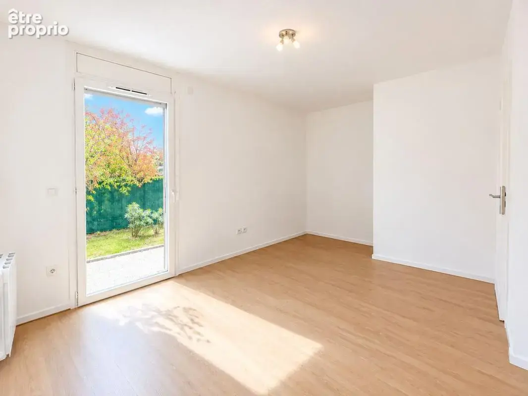 Appartement À Vendre 3 pièces au centre de Bussy Saint Georges proche gare RER A! - photo 9