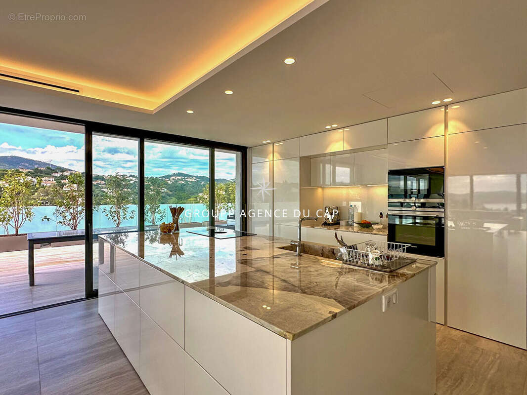 Maison à LES ISSAMBRES