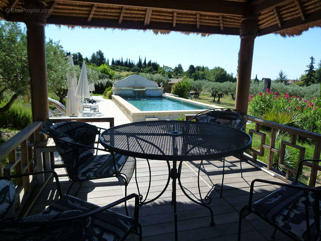 AUPS, superbe propriété comprenant une villa d'architecte ,un bastidon et piscine sur 2996 m2. - photo 3