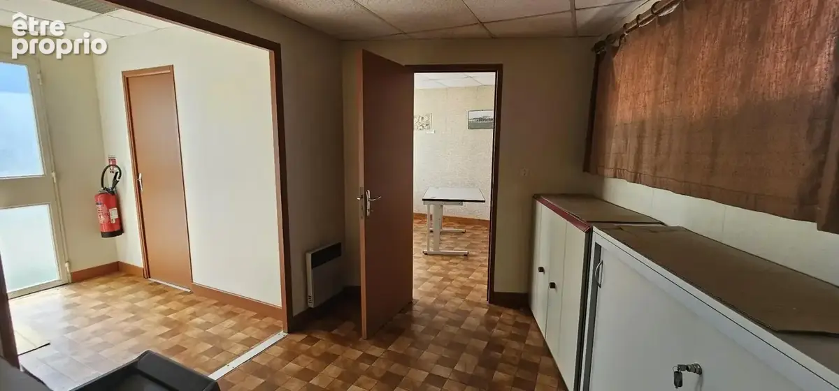 Entrepôts et Bureaux - photo 7