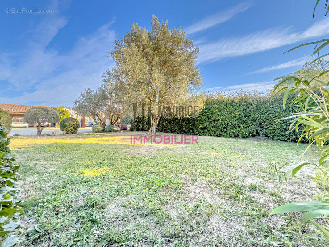 Maison à CAMARET-SUR-AIGUES