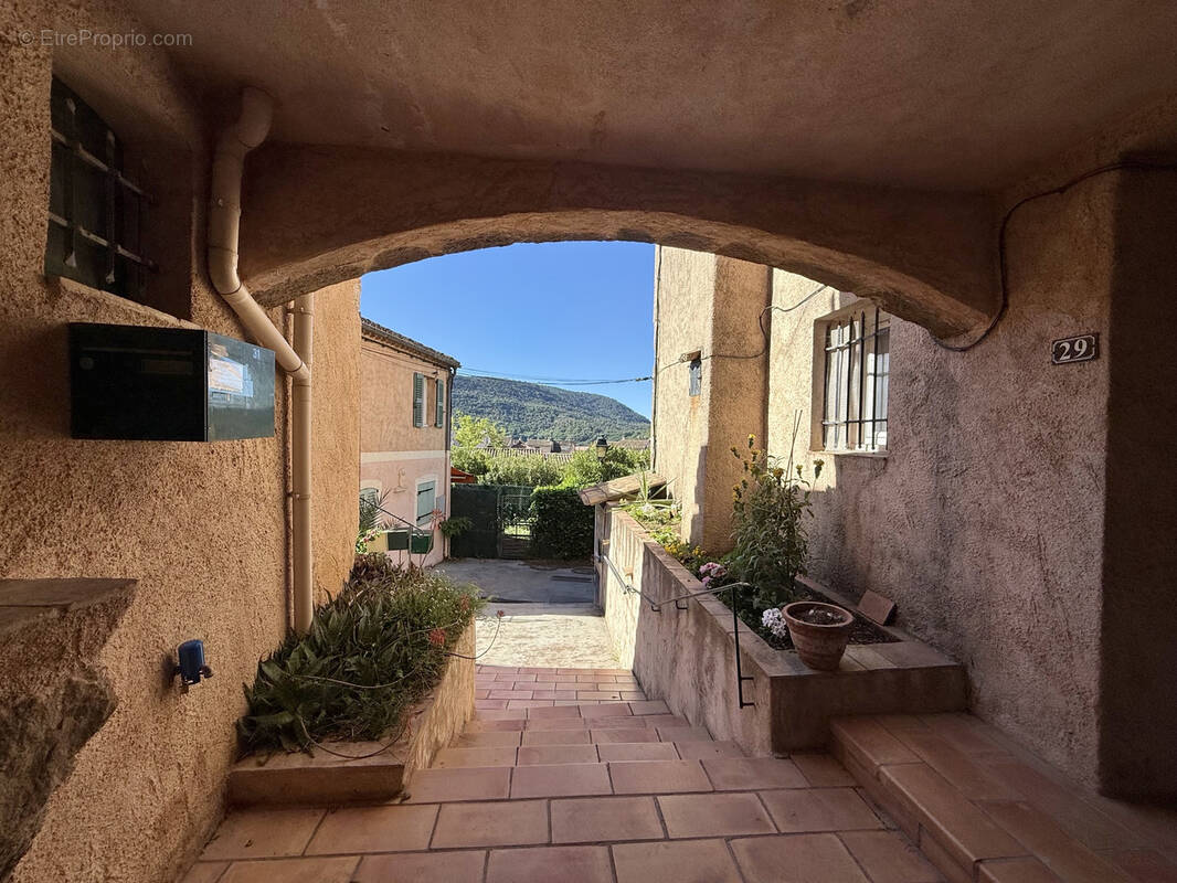 Appartement à LES ADRETS-DE-L'ESTEREL