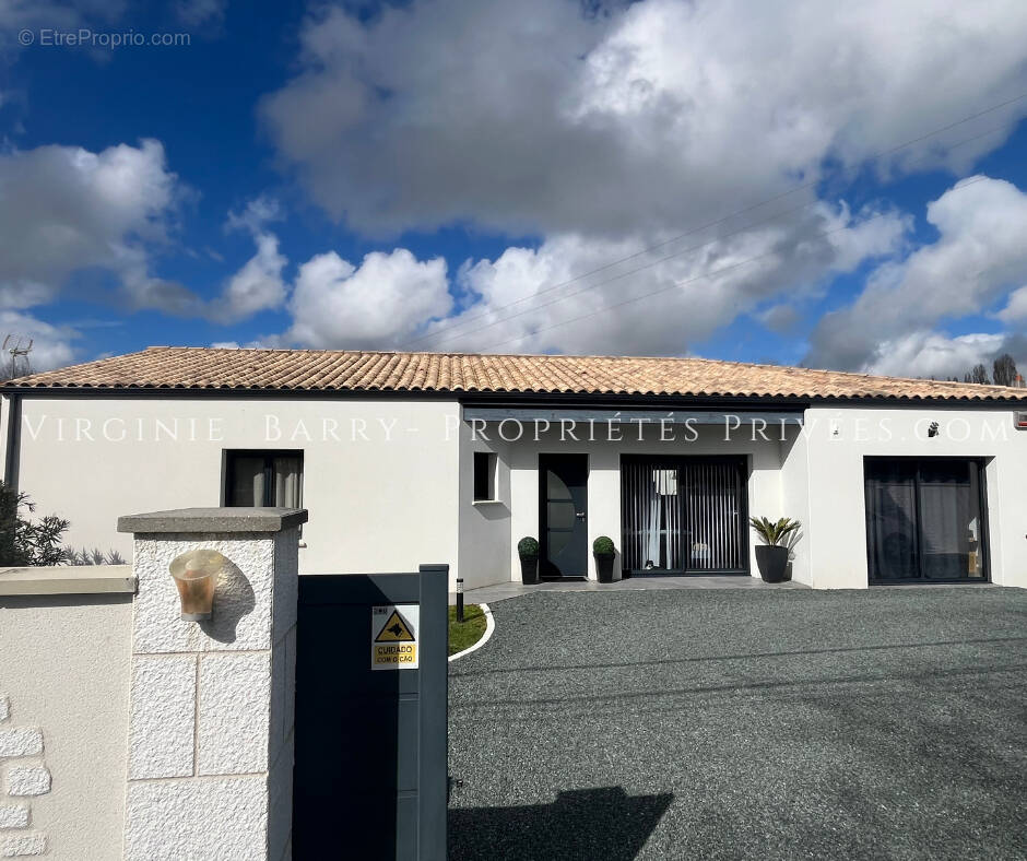 Maison à TONNAY-CHARENTE