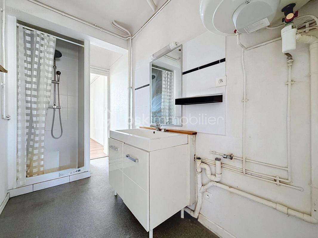 Appartement F3 en plein centre ville - photo 9