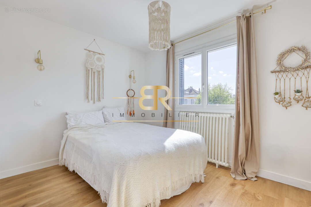 Maison à SAINT-MAUR-DES-FOSSES