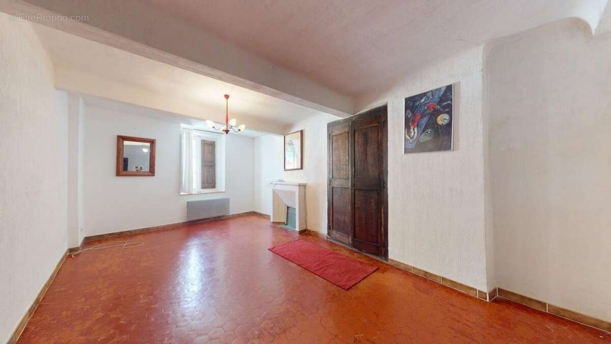 Maison de village de caractère avec garage, terrasse panoramique et plus de 240 m² utiles – Le Luc-en-Provence (83340) - photo 5