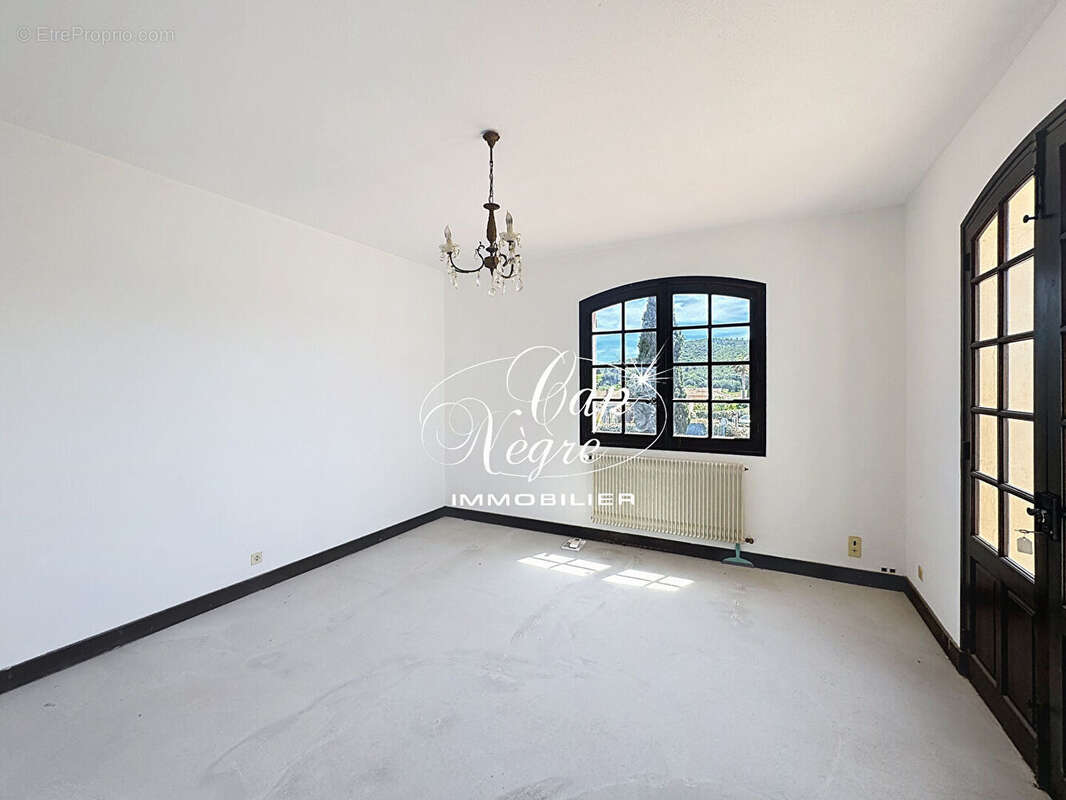 Maison de type 7/8 pièces à vendre à Bormes Les Mimosas - photo 9