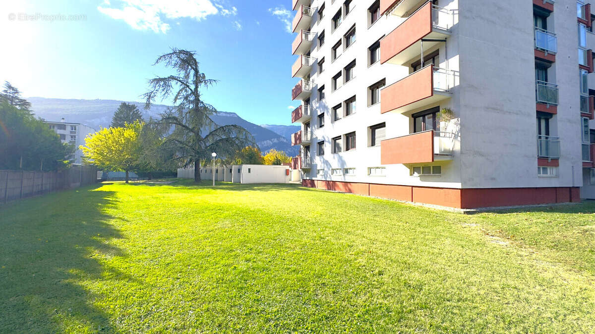 Appartement à FONTAINE