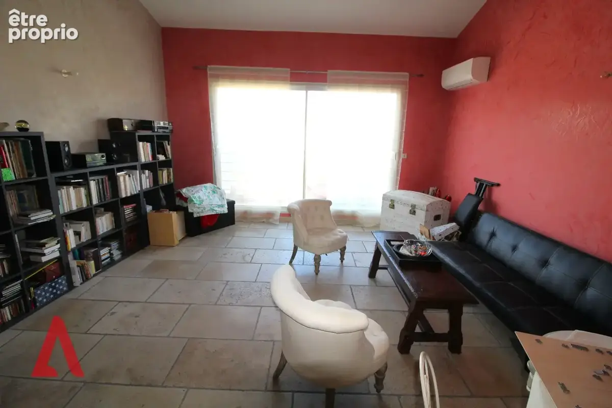 Superbe Villa Méditerranéenne à Magalas  6 Pièces  Piscine  Vue Dégagée  Entrées Séparées & Double Garage  6 Parkings  552 000  - photo 12