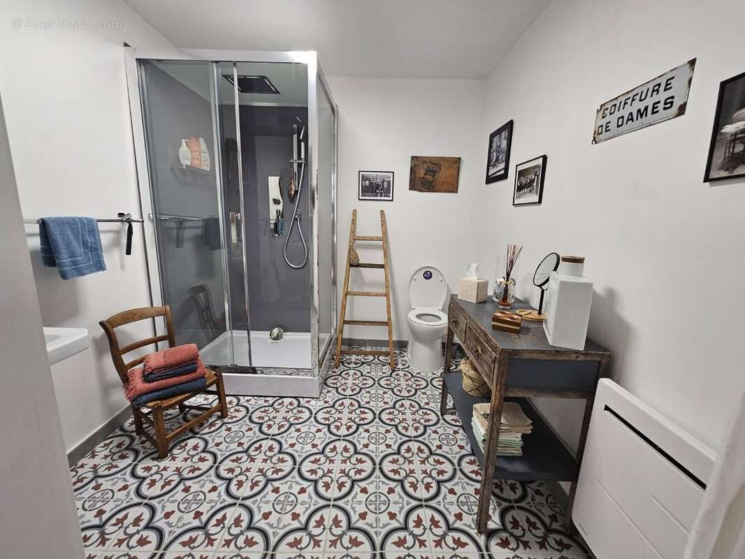 Maison de caractère, grand garage, terrasses et piscine - photo 16