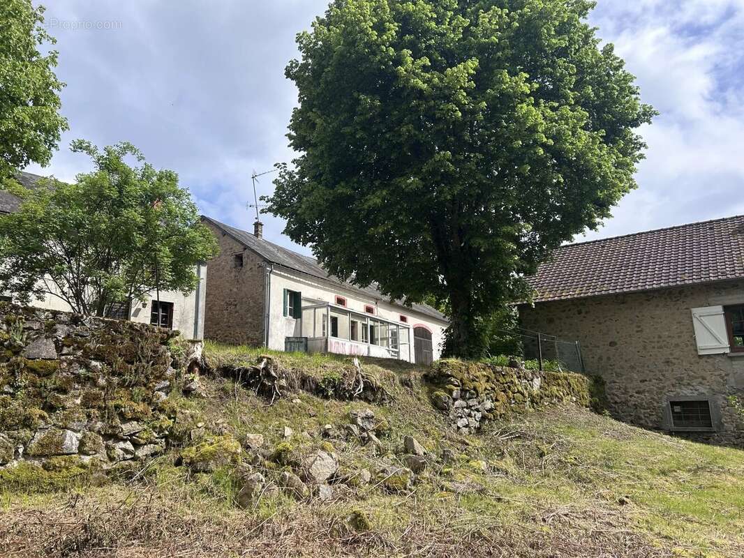 Maison à MONTSAUCHE-LES-SETTONS