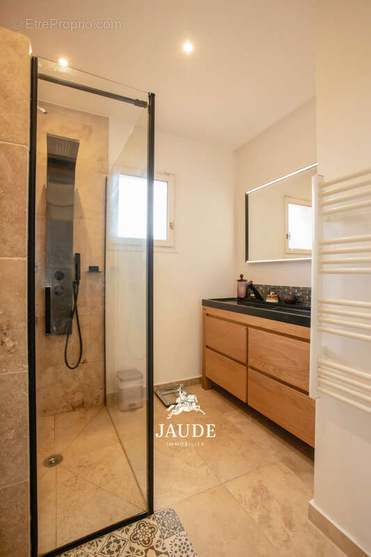 Maison à PLAN-DE-LA-TOUR