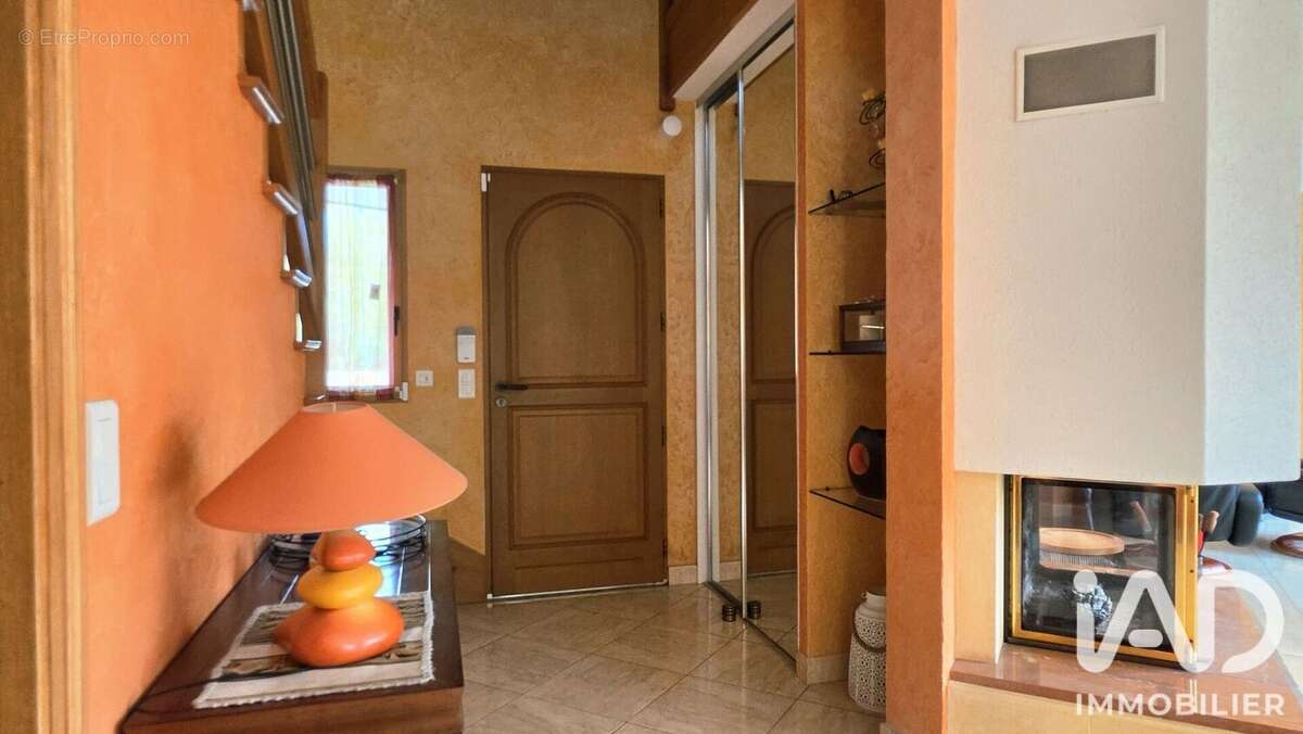 Maison 212 m² à Surzur  - photo 2