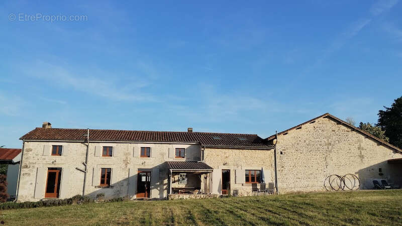 Maison à RIOUX-MARTIN