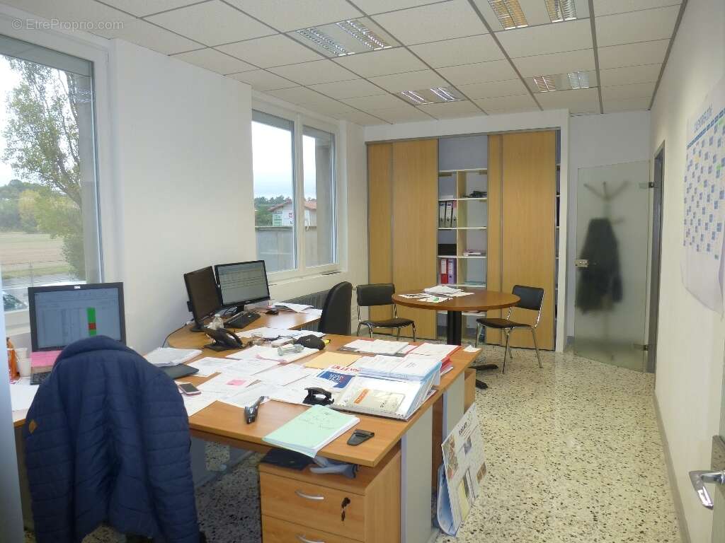 Commerce à SAINT-CLAIR-DU-RHONE