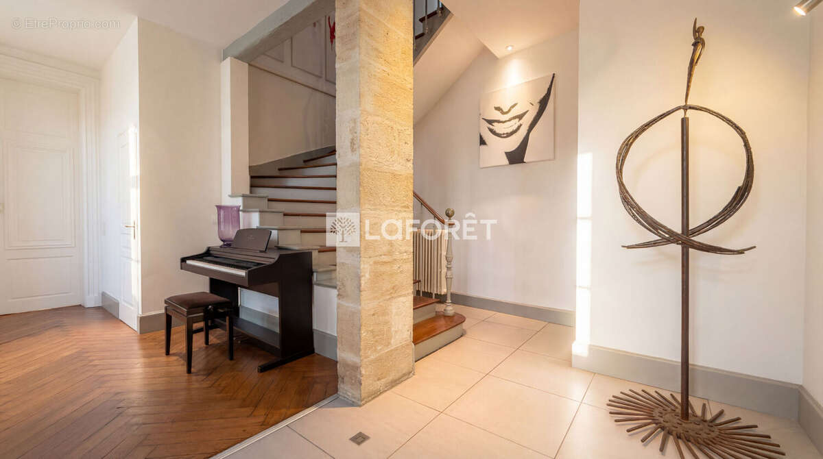 Maison Tours 7 pièce(s) 214 m2 - photo 4