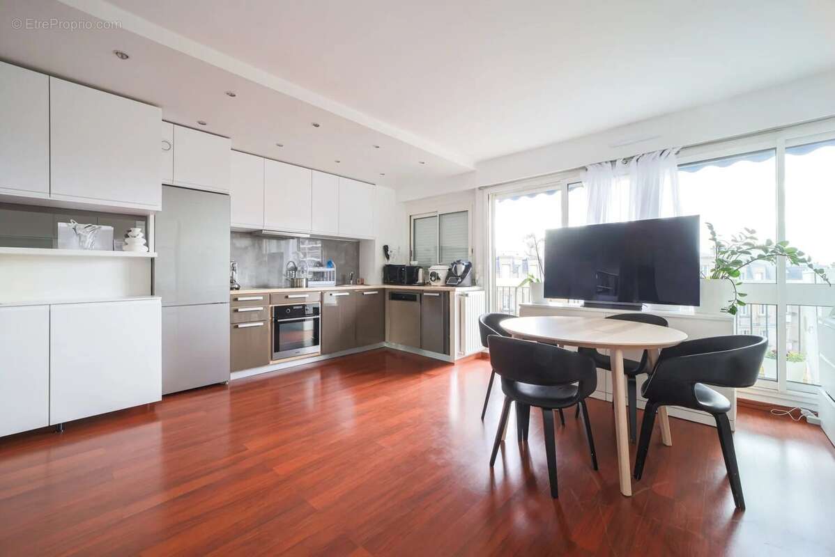 Appartement à PARIS-18E