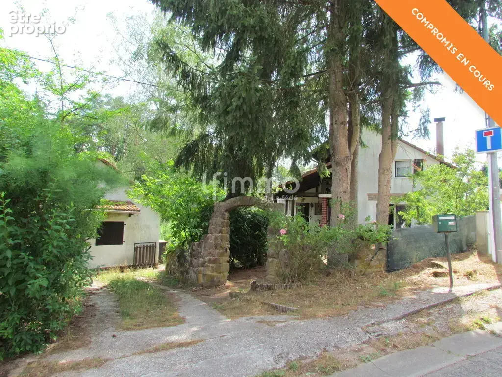 Maison avec dépendances sur 35 ares - photo 1