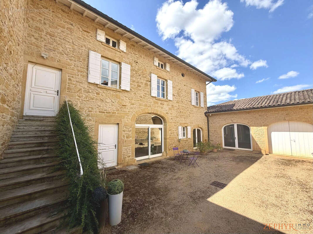 Maison à SAINT-GERMAIN-SUR-L'ARBRESLE