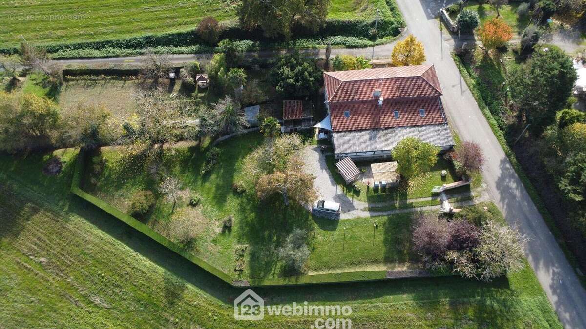 Maison à SAINT-JEAN-POUTGE