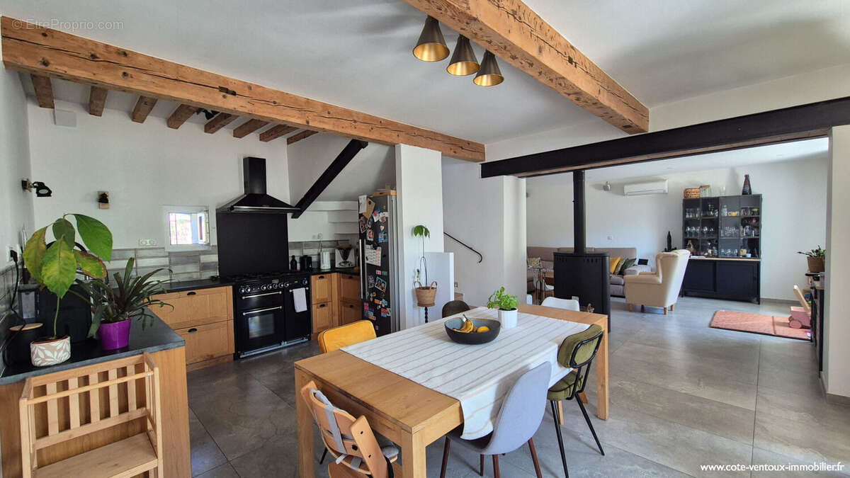 Maison 165 m² à Aubignan  - photo 2