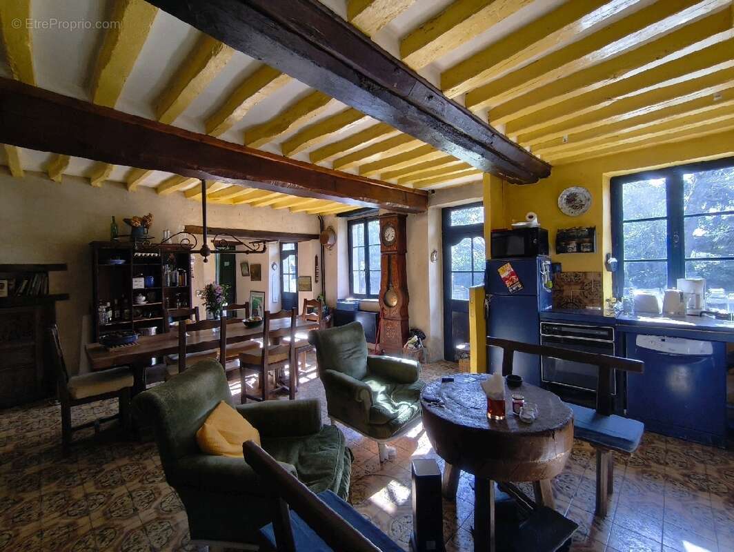 Maison à FROUVILLE