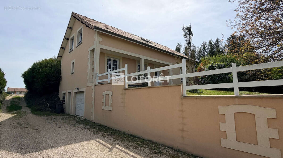Maison à SOMME-BIONNE