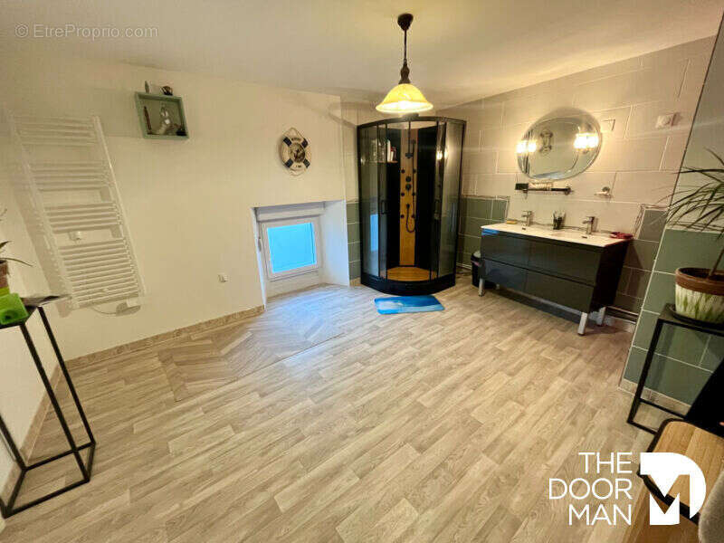 Maison à VESAIGNES-SUR-MARNE