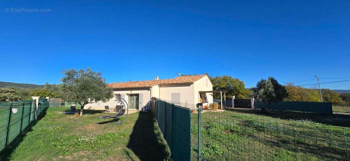 Maison à LE MUY
