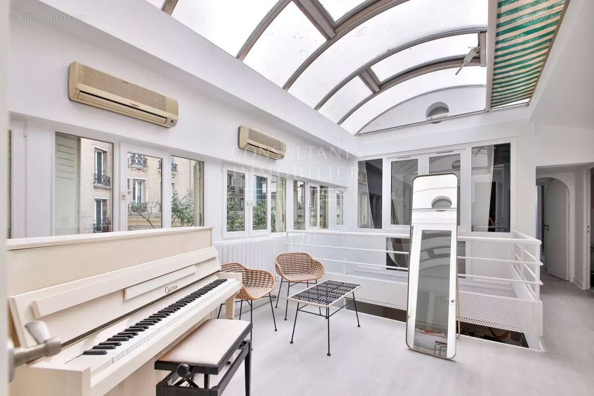 Appartement à PARIS-15E