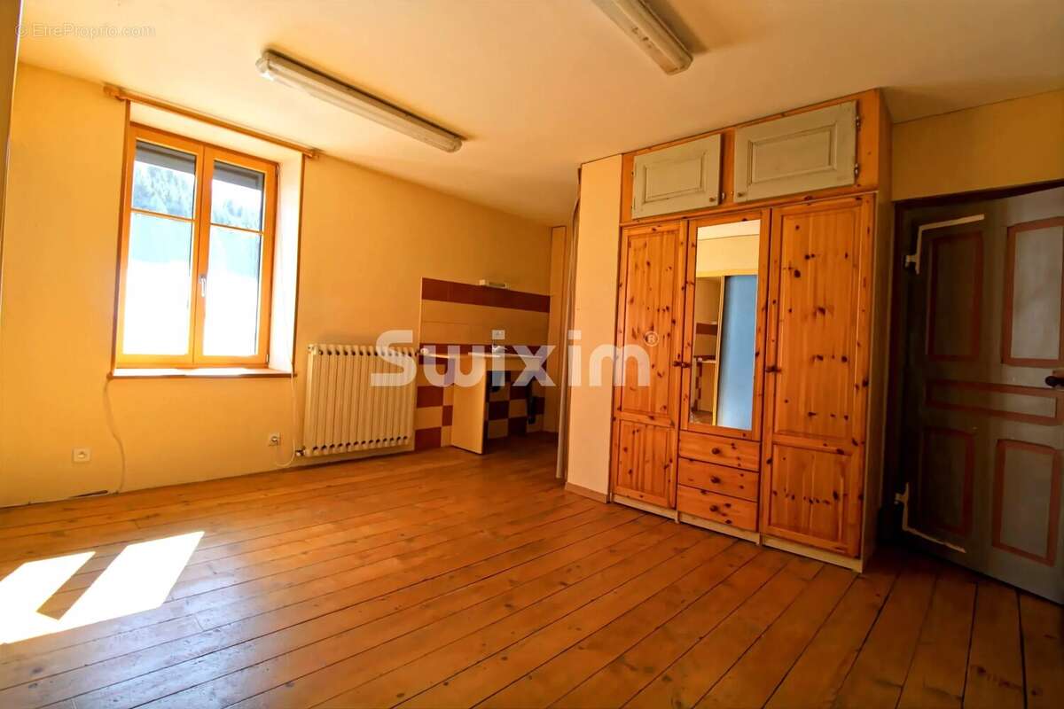 Maison à SAINT-LAURENT-EN-GRANDVAUX