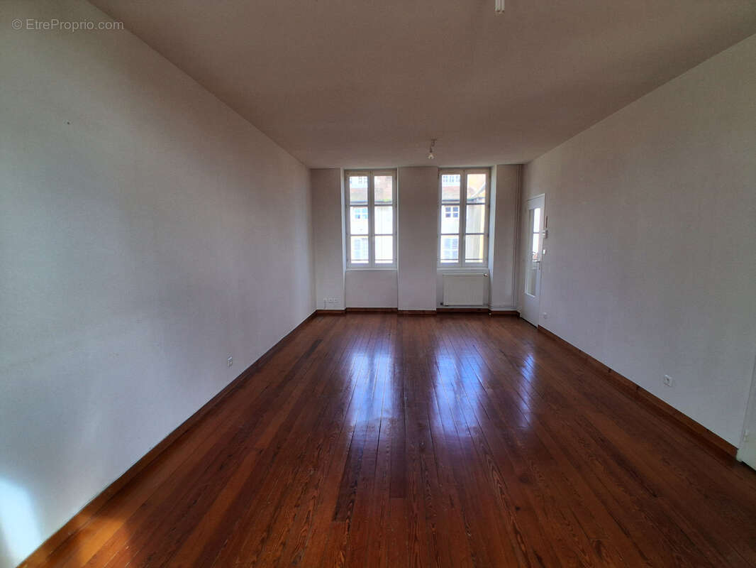 Appartement à CHARLIEU