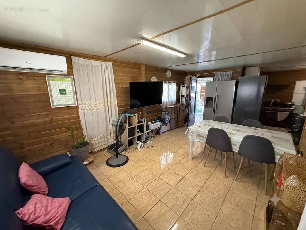 Maison de type T3 en vente à Saint-Denis secteur Bellepierre, à deux pas du CHU ! - photo 2