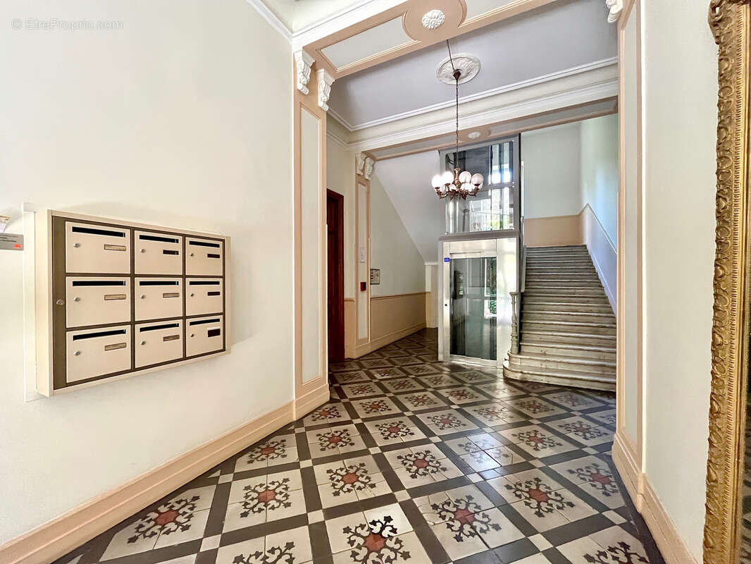 Menton centre - palace - appartement 8 pieces- 201 m2 - bourgeois - photo 2