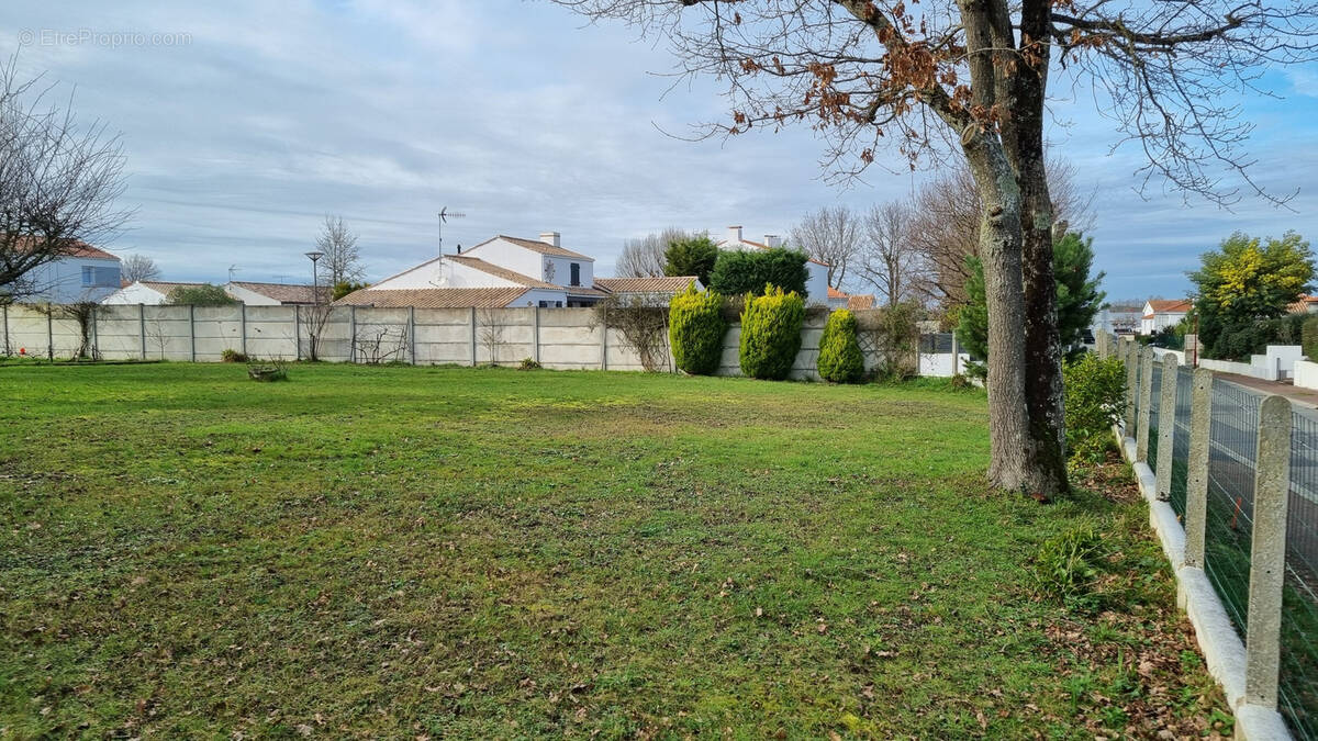 Terrain à LE FENOUILLER