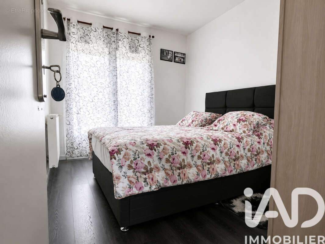Maison 152 m² à Sainte-Eulalie  - photo 6