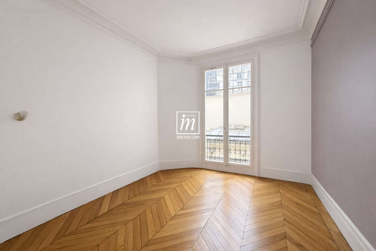 Appartement à PARIS-8E