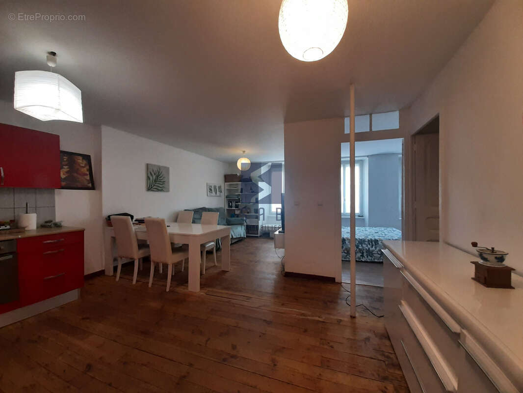 Appartement à SAINT-MARTIN-DE-VALAMAS