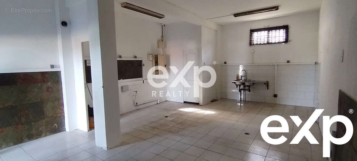 Commerce à SAINT-PIERRE