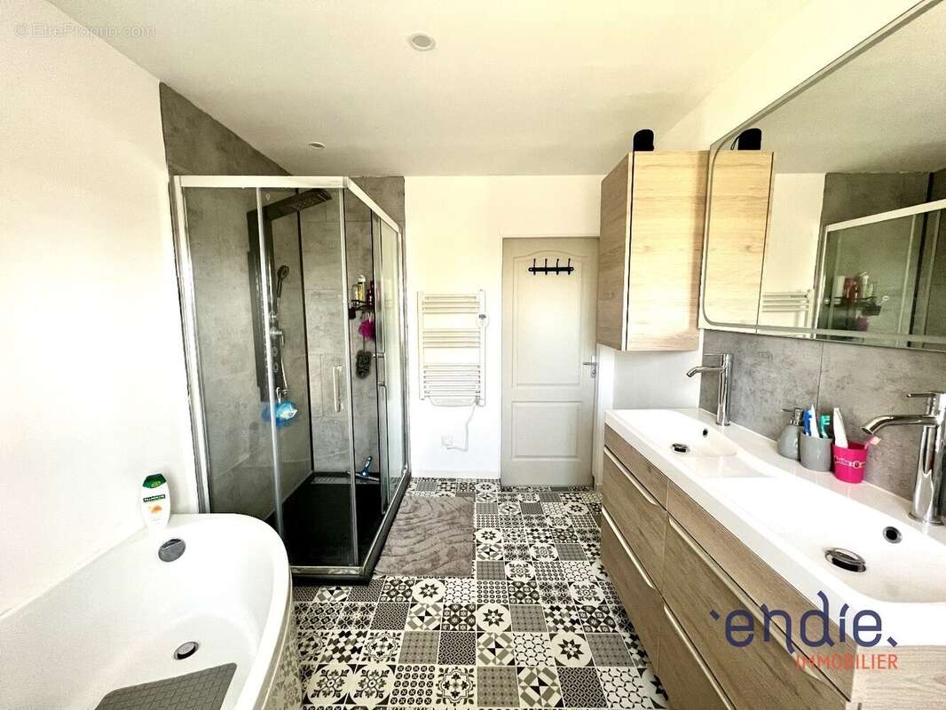 Maison à NEUVILLE-DE-POITOU