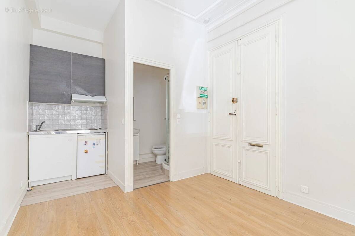 Appartement à PARIS-17E